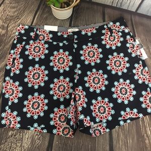 Crown &ivy Navy Floral Shorts sz 6
